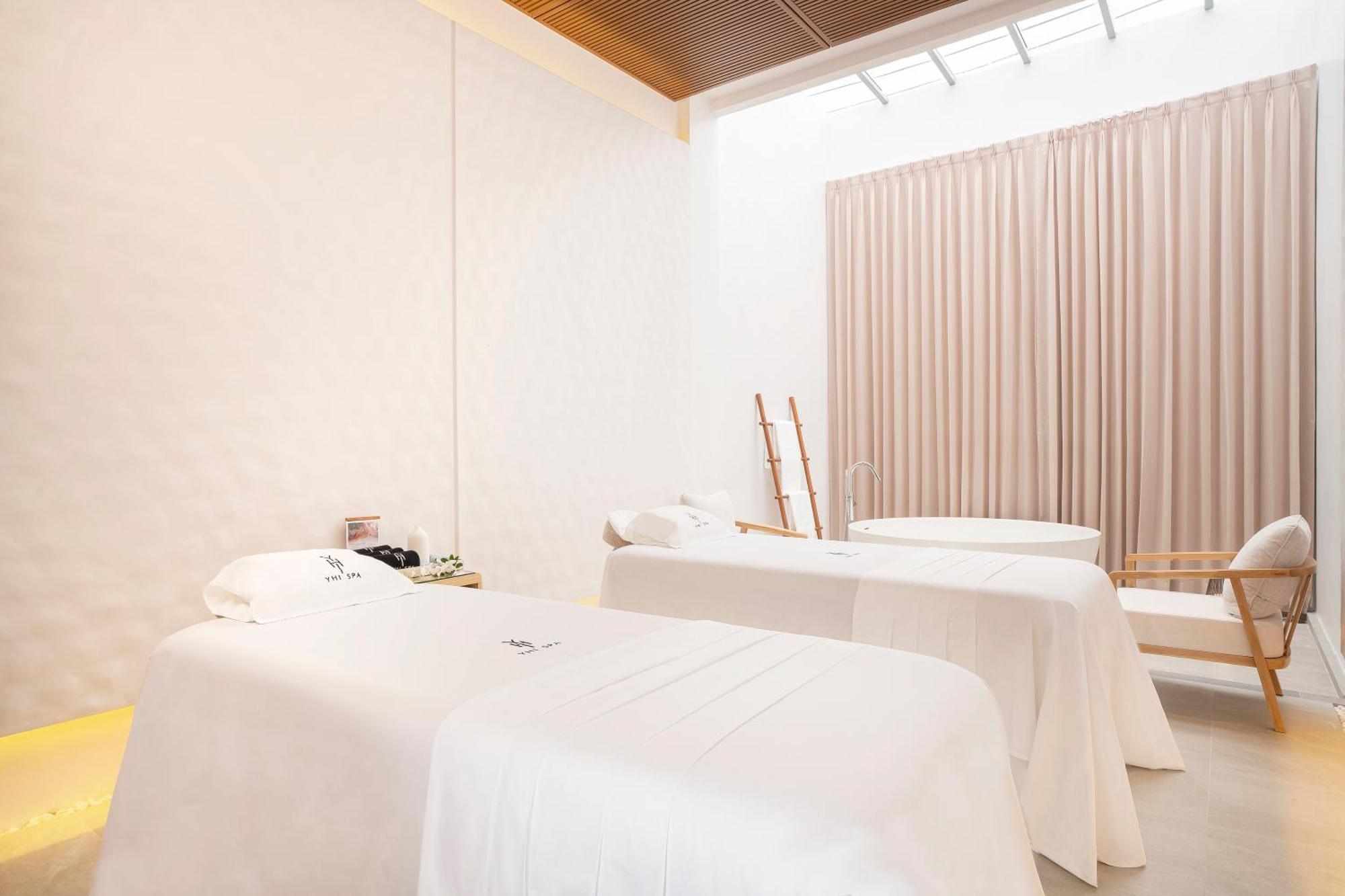 ホテル Melia Phuket マイカオビーチ エクステリア 写真